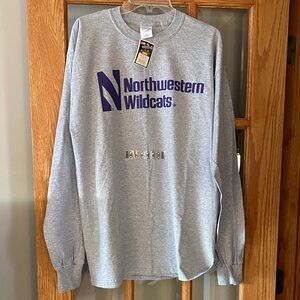 Northwestern Wildcats Mens XL Gray Long Sleeve Graphic Team Shirt NWT